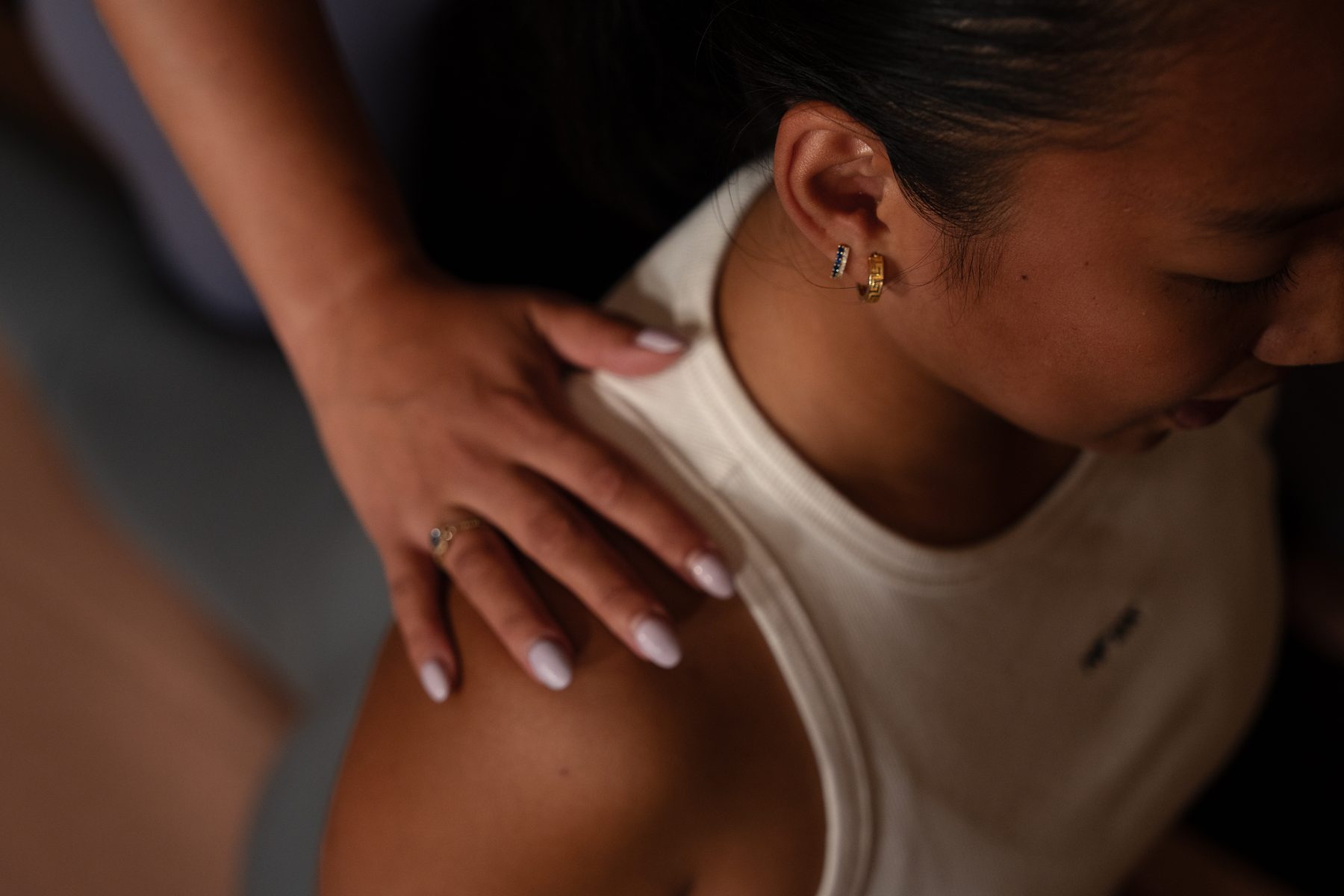 Detail van een schoudermassage
