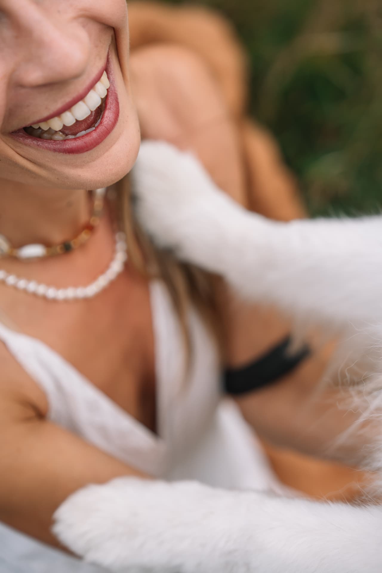 Eva lachend tijdens de shoot