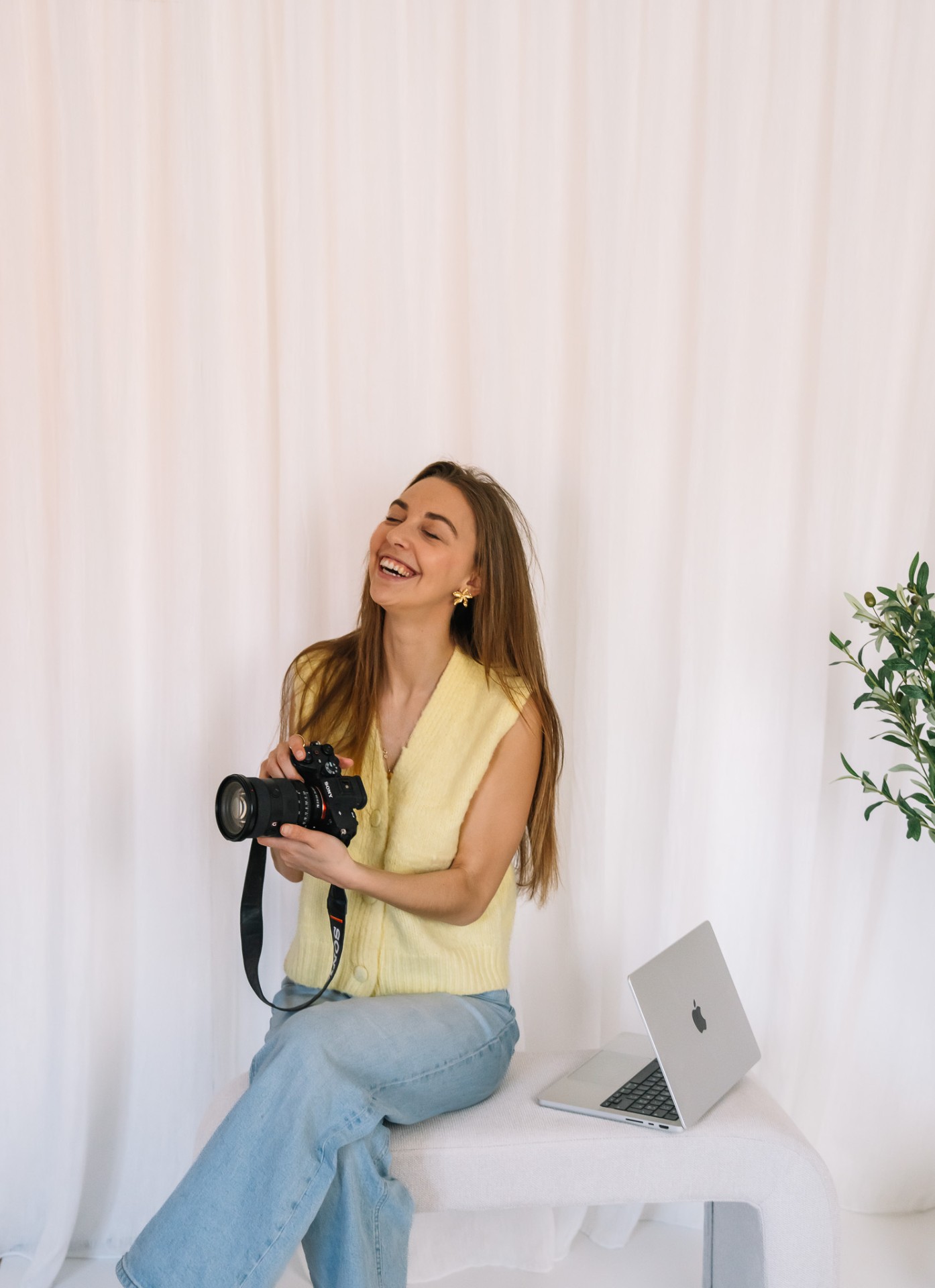 Gigi met haar camera in de hand